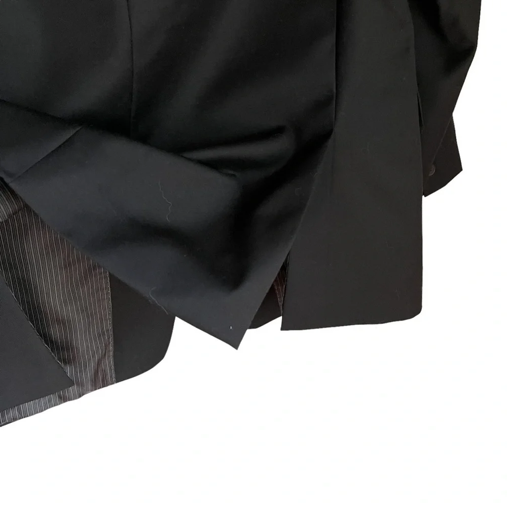Calvin‎ Klein Slim Fit Two Buttons Black Wool Blazer Size: 42R